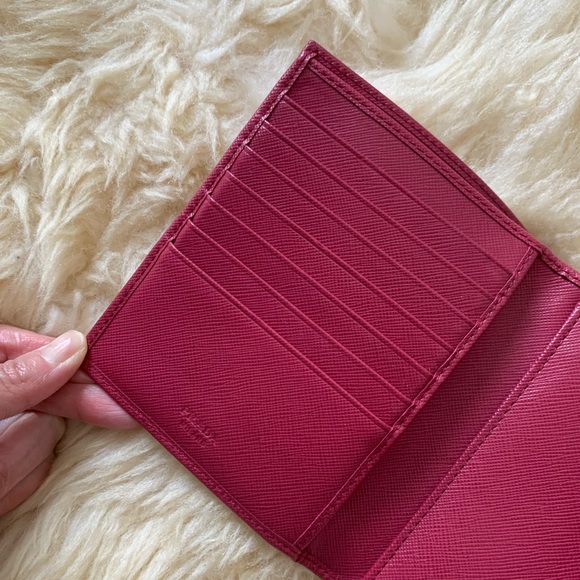 🦋Prada🦋 Saffiano Leather Wallet - Picture 5 of 16